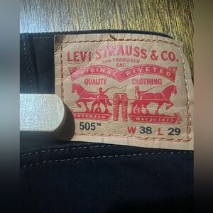 Men’s Levi 505 Black straight leg jeans                   Size 39 x 29